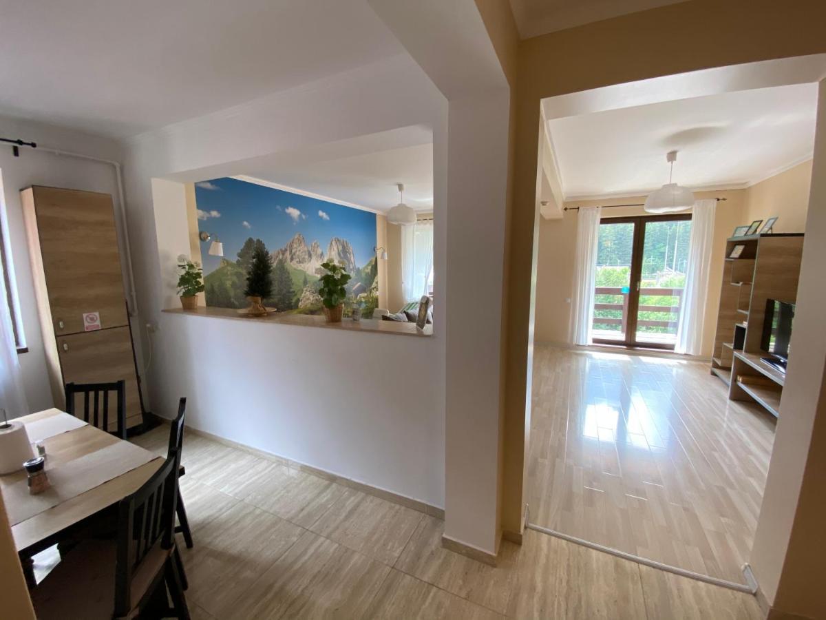 Apartament Holiday Buşteni Exterior foto