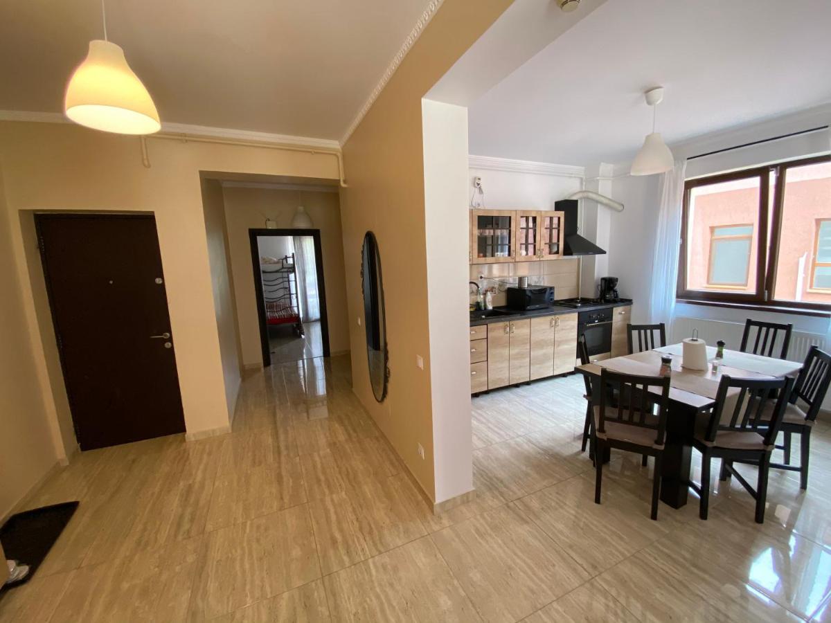 Apartament Holiday Buşteni Exterior foto
